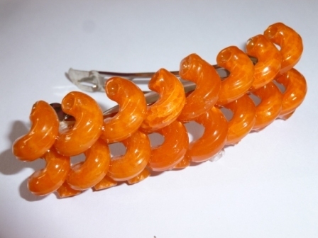 Haarspangen aus Spiralnudeln, orange